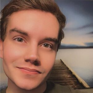 Meet your Posher, Adam